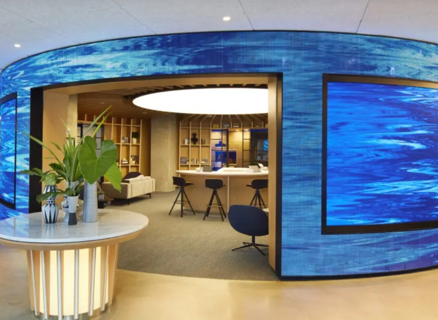 Dynamic architectural lighting with tunable color creating an immersive retail and commercial environment